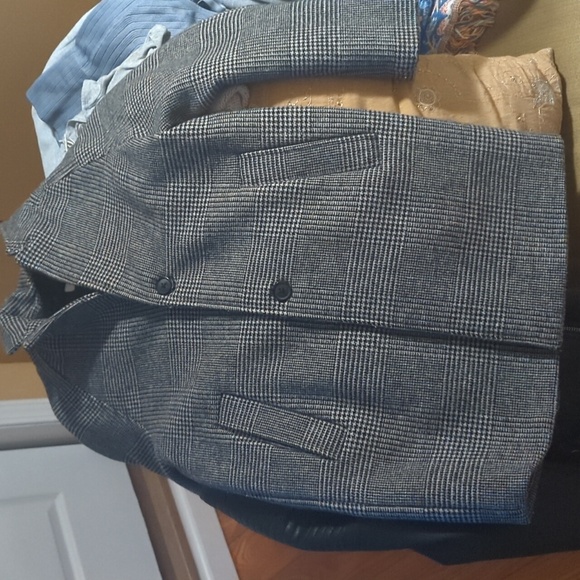 Coat - Picture 3 of 6